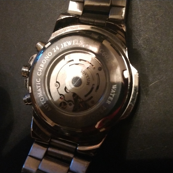 Watch - Picture 4 of 9